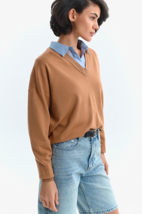 трикотажный джемпер от бренда снежная королева вид слева