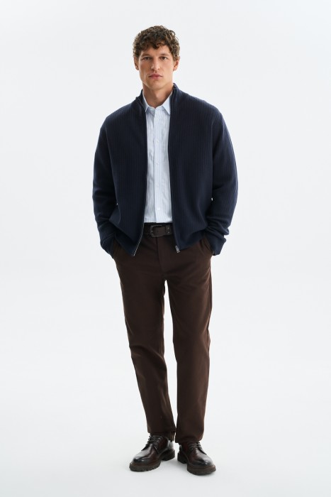 трикотажный кардиган от бренда снежная королева вид слева