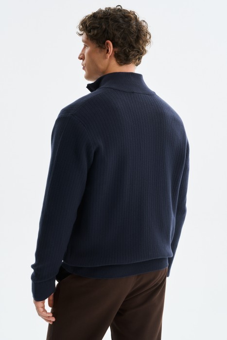 трикотажный кардиган по цене 1600 руб вид справа