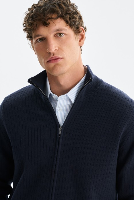 трикотажный кардиган из россии вид сбоку