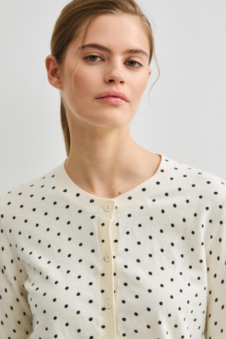 трикотажный кардиган от бренда снежная королева вид слева