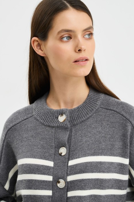 трикотажный кардиган из россии вид сбоку