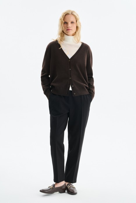 трикотажный кардиган от бренда снежная королева вид слева