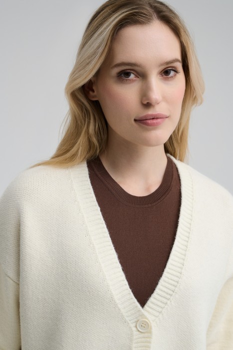 трикотажный кардиган по цене 2140 руб вид справа