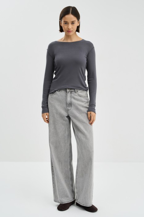 трикотажный лонгслив от бренда снежная королева вид слева