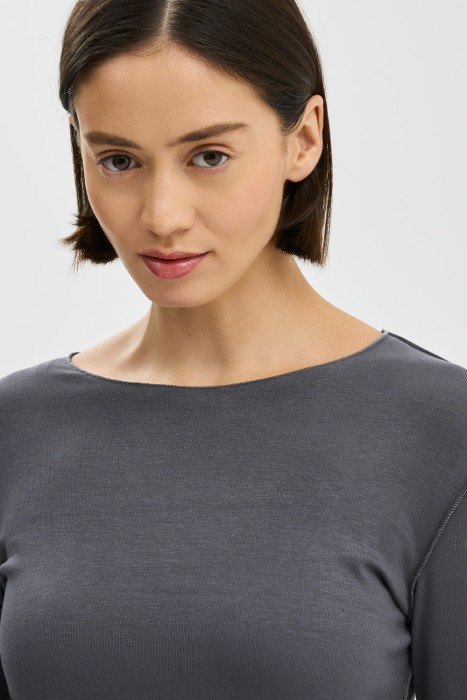 трикотажный лонгслив из россии вид сбоку