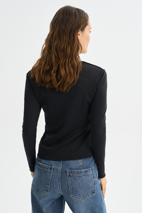 трикотажный лонгслив по цене 960 руб вид справа