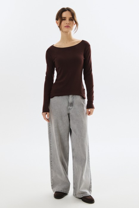 трикотажный лонгслив из россии вид сбоку