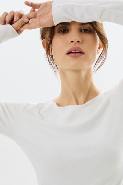 трикотажный лонгслив из россии вид сбоку