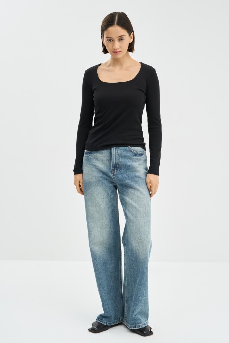 трикотажный лонгслив от бренда снежная королева вид слева