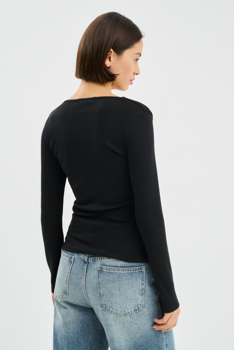 трикотажный лонгслив по цене 1150 руб вид справа