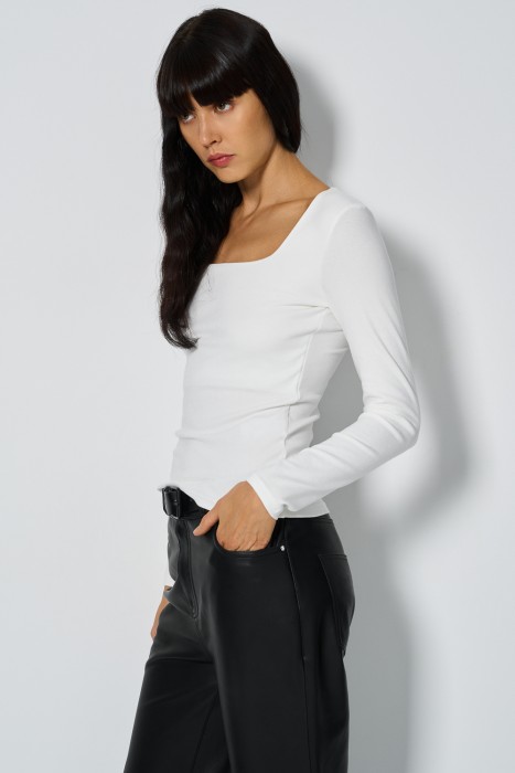 трикотажный лонгслив от бренда снежная королева вид слева