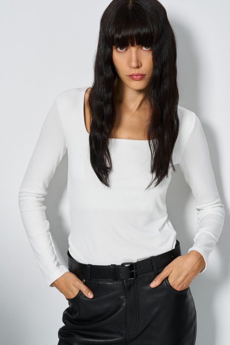 трикотажный лонгслив по цене 1150 руб вид справа