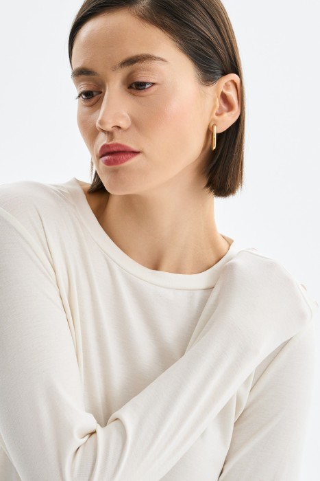 трикотажный лонгслив из россии вид сбоку