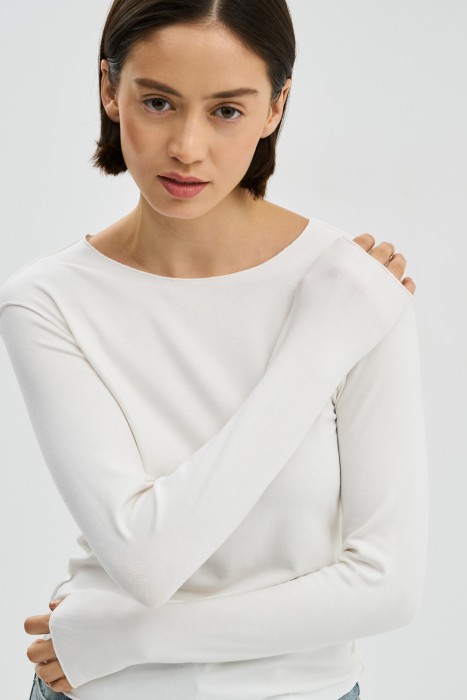 трикотажный лонгслив из россии вид сбоку