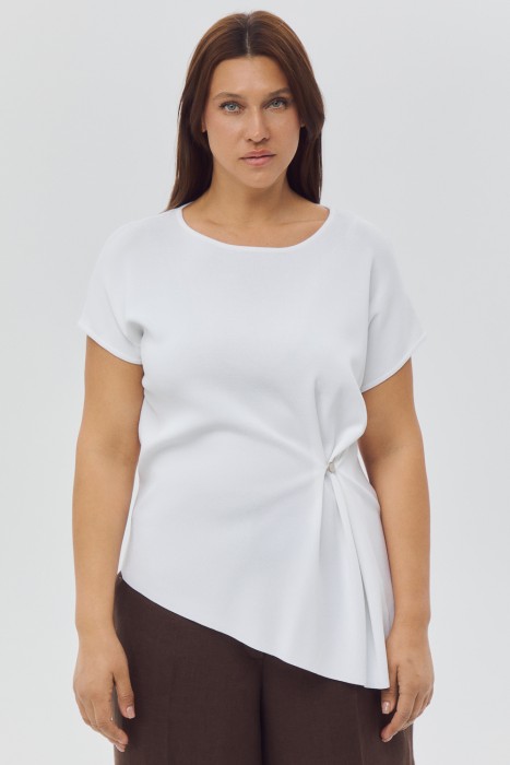 трикотажный топ с драпировкой от бренда снежная королева вид слева