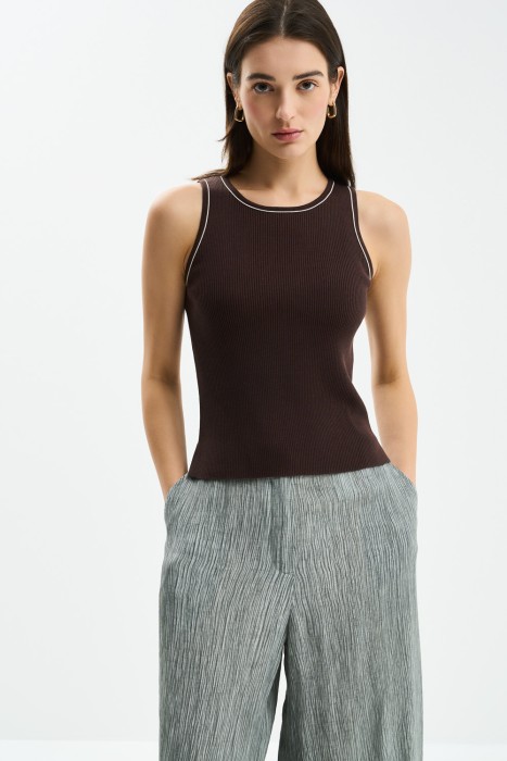 трикотажный топ от бренда снежная королева вид слева