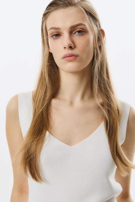 трикотажный топ из россии вид сбоку