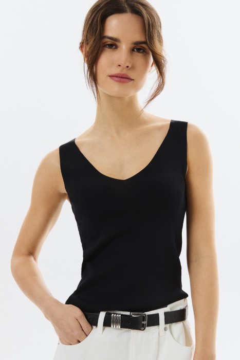 трикотажный топ от бренда снежная королева вид слева