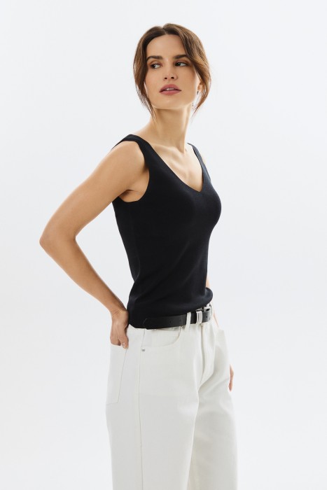 трикотажный топ из россии вид сбоку