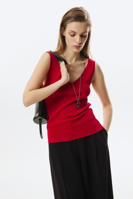 трикотажный топ от бренда снежная королева вид слева