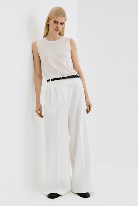 трикотажный топ по цене 1360 руб вид справа