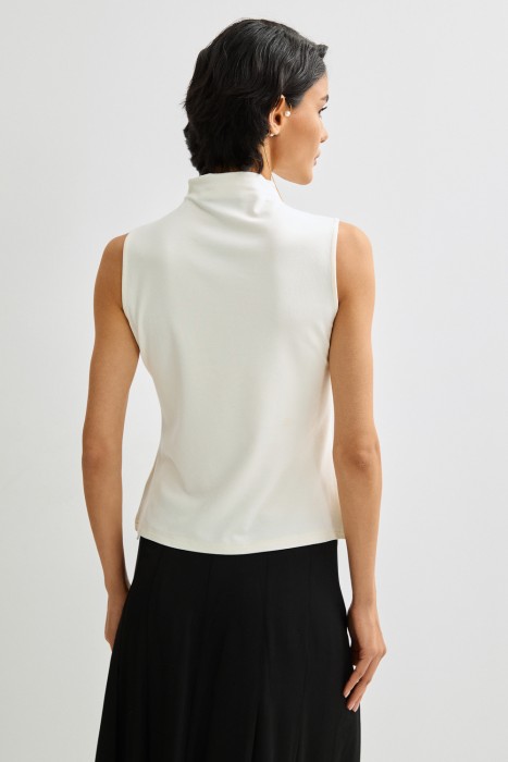 трикотажный топ по цене 1360 руб вид справа