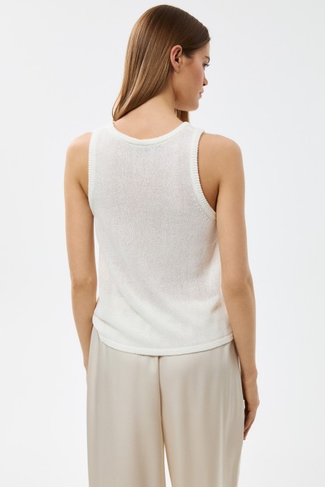 трикотажный топ по цене 1330 руб вид справа