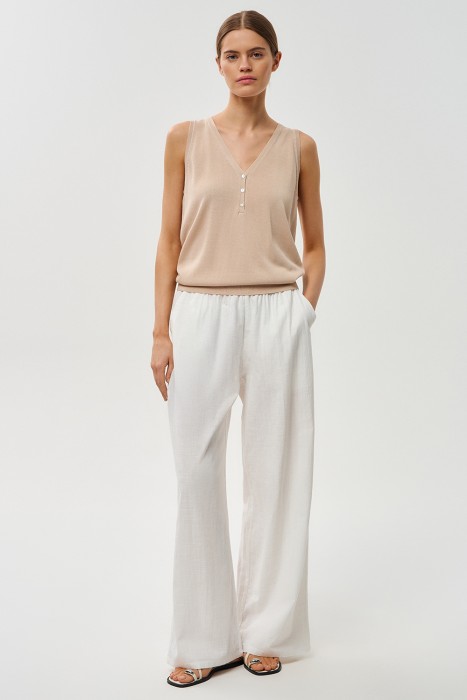 трикотажный топ из россии вид сбоку