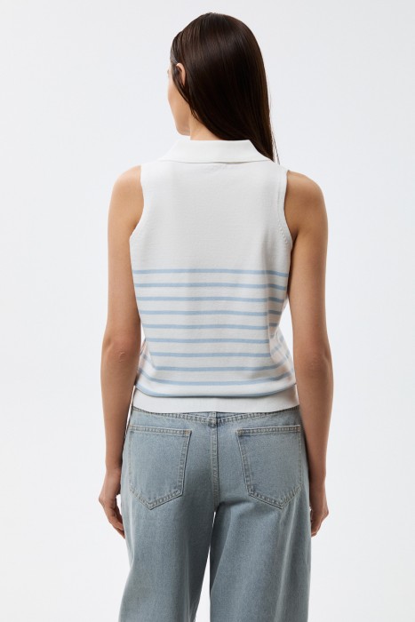 трикотажный топ по цене 1900 руб вид справа