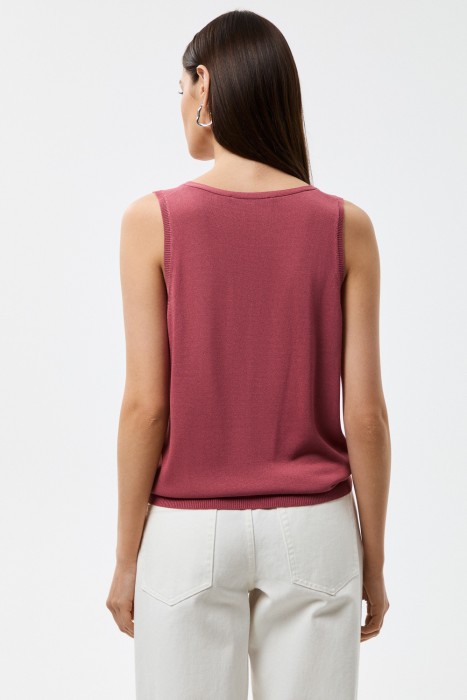 трикотажный топ по цене 1900 руб вид справа