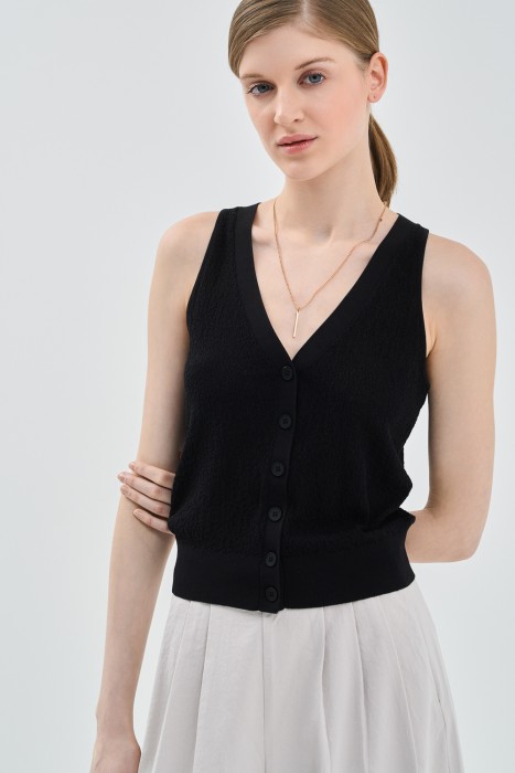 трикотажный жилет от бренда снежная королева вид слева