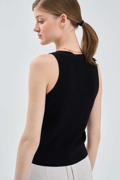 трикотажный жилет по цене 1620 руб вид справа