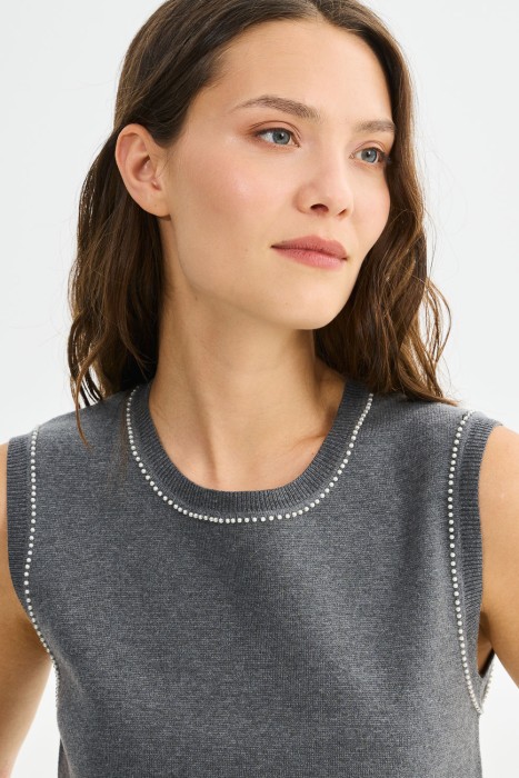 трикотажный жилет из россии вид сбоку