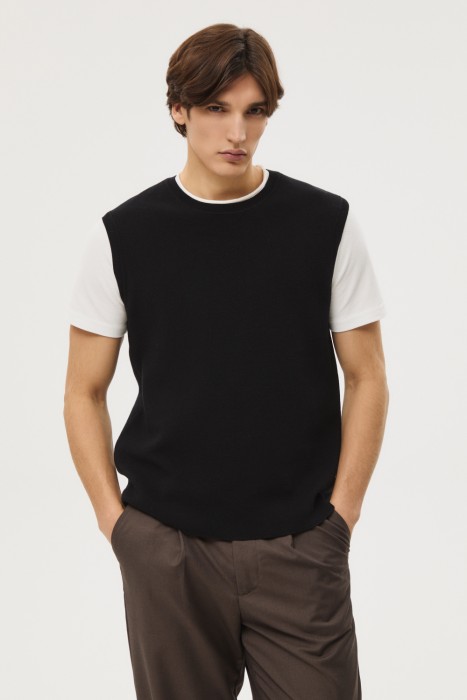 трикотажный жилет из россии вид сбоку