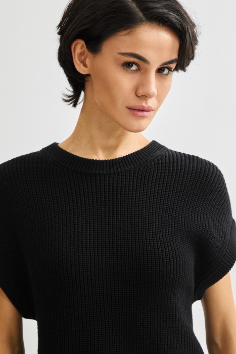 трикотажный жилет из россии вид сбоку