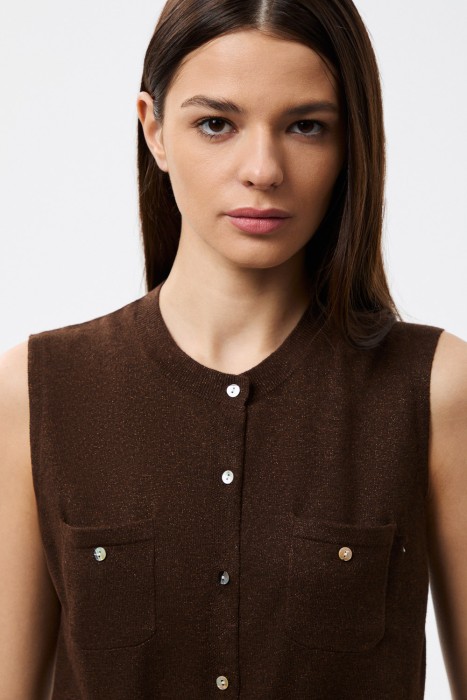 трикотажный жилет из россии вид сбоку