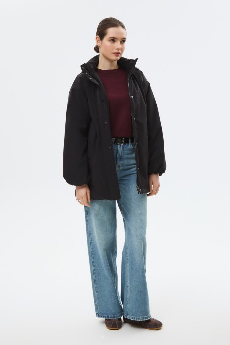 удлиненная куртка с капюшоном из россии вид сбоку