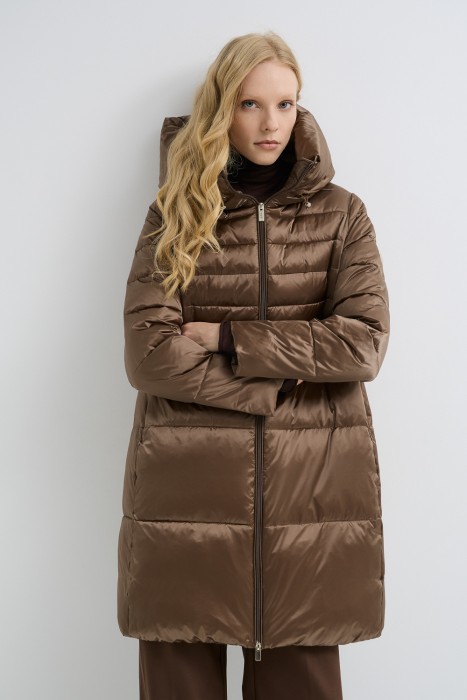 удлиненная куртка с капюшоном от бренда снежная королева вид слева