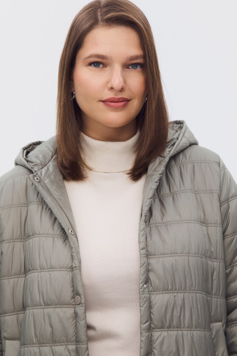 удлиненная куртка с капюшоном от бренда снежная королева вид слева