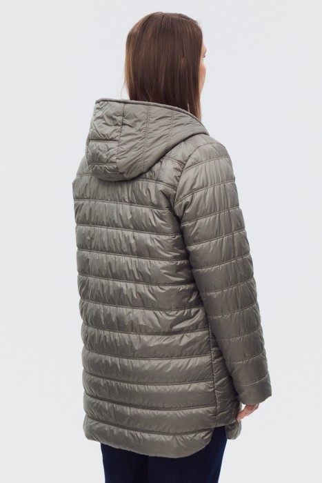 удлиненная куртка с капюшоном из россии вид сбоку