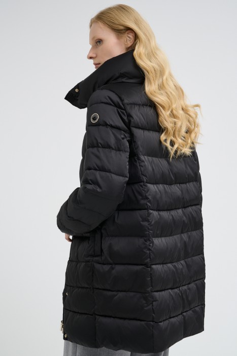 удлиненная стеганая куртка по цене 4860 руб вид справа