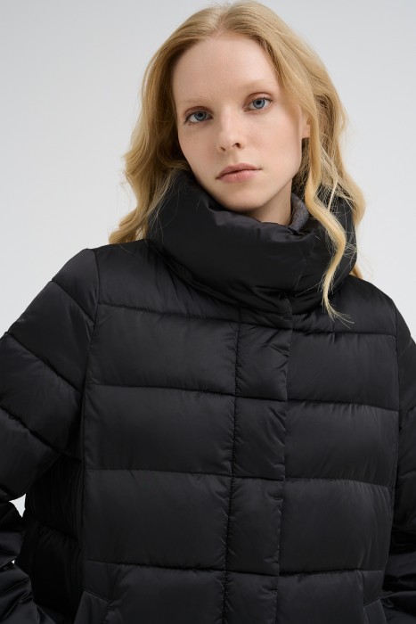 удлиненная стеганая куртка из россии вид сбоку
