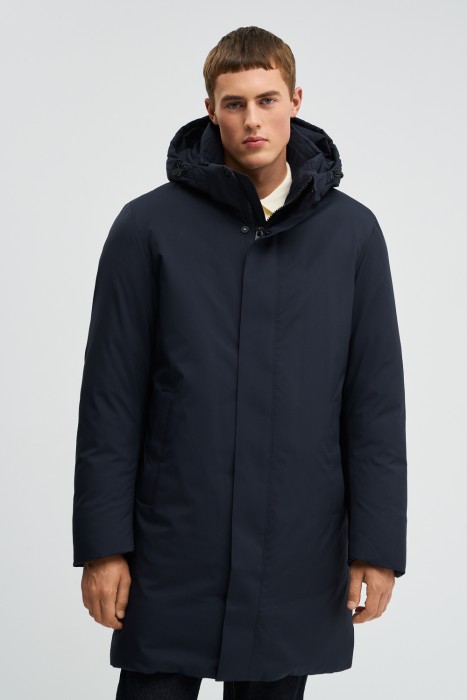 удлиненная зимняя куртка с капюшоном от бренда снежная королева вид слева