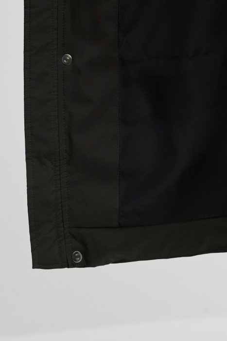 удлиненная зимняя куртка с капюшоном из россии вид сбоку