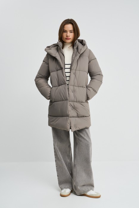 удлиненная зимняя куртка с капюшоном 779545003 фотография