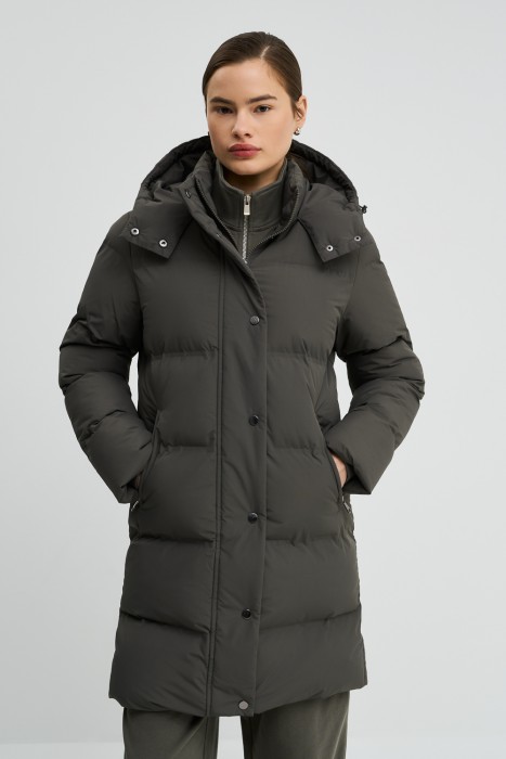 удлиненная зимняя куртка с капюшоном 781609003 фотография
