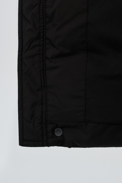 удлиненная зимняя куртка с капюшоном из россии вид сбоку