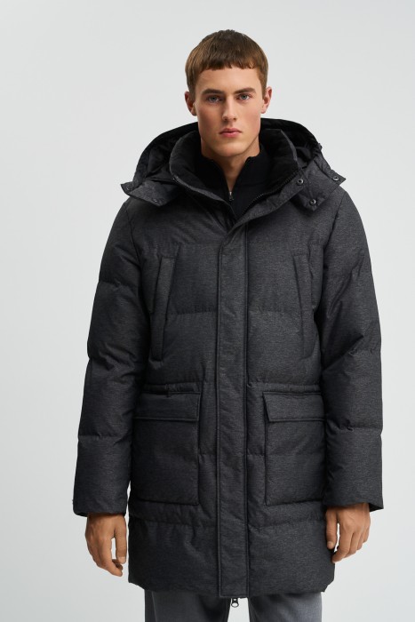 удлиненная зимняя куртка с капюшоном от бренда снежная королева вид слева