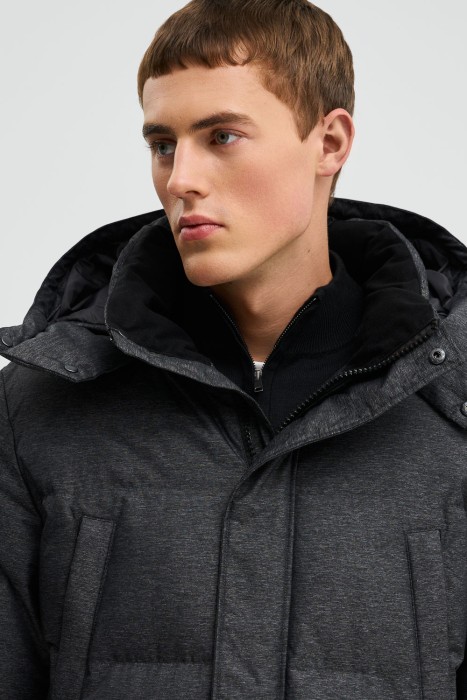 удлиненная зимняя куртка с капюшоном из россии вид сбоку